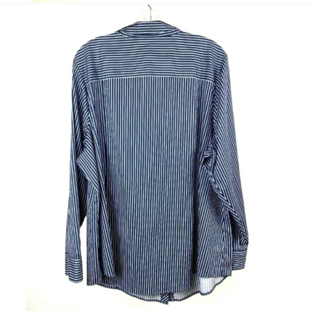 Tailored Women's Shirts [2] - Picture 2 of 4